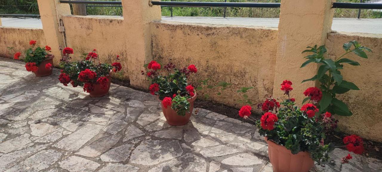 Makris Apartments Roda  Exterior foto