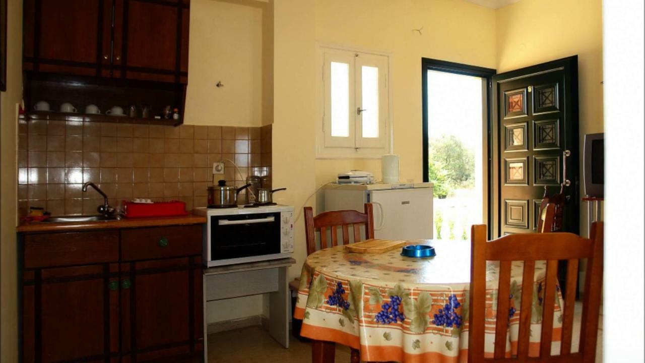 Makris Apartments Roda  Exterior foto